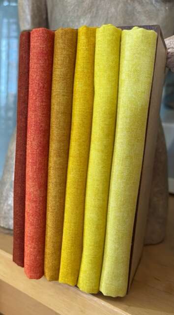Vente de tissu Patchwork  Boite à Tissu ton de jaune et orange 6 coupon de 50/55cm à prix Discount