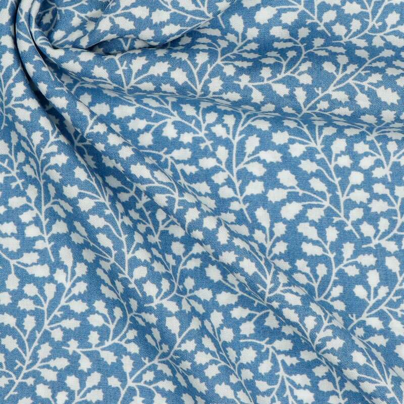 Vente de tissu Patchwork  Viscose motifs petites fleurs baby bleu à prix Discount